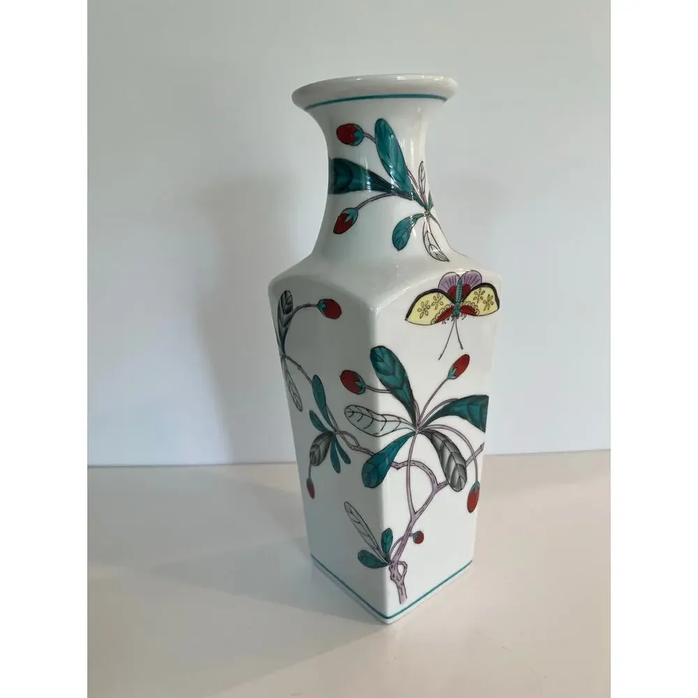 Vintage Large Chinoiserie Porcelain Botanic Garden Floral Butterflies Vase JL - Picture 2 of 11